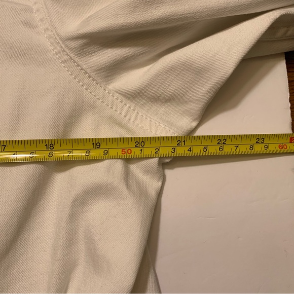Liz Claiborne Women’s White Jean Jacket - Picture 5 of 6